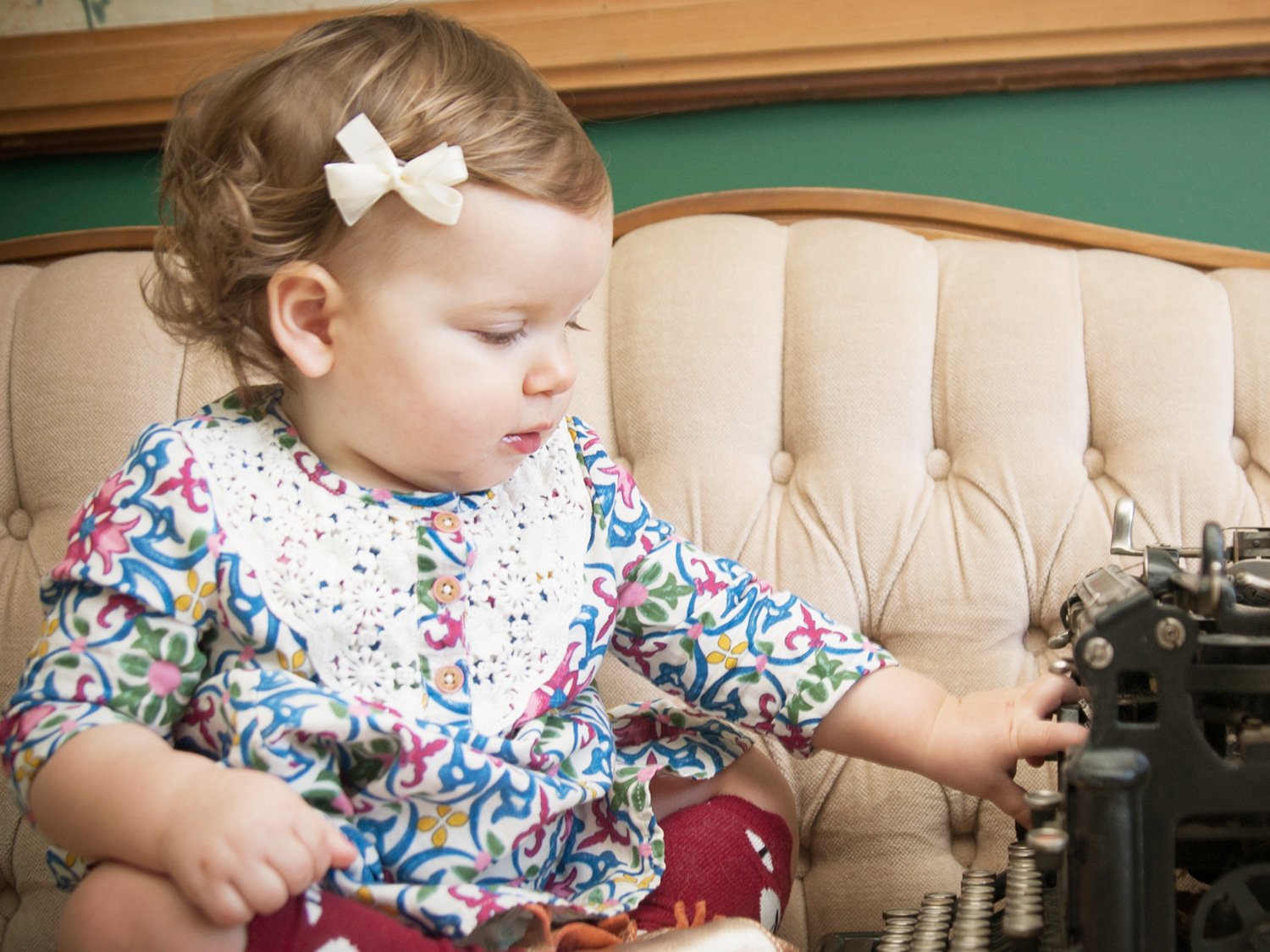 DEEP DISCOUNT on this Fancy Baby Bow!