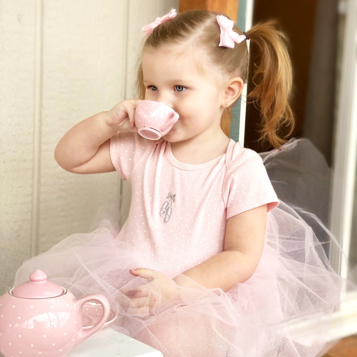 Aiyanna Boutique Hair Bow - Large 5cm Snap Clip - White Baby Wisp
