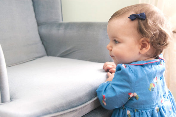 Small Snap Chelsea Boutique Bow - Single Hair Bow - Chantilly Baby Wisp